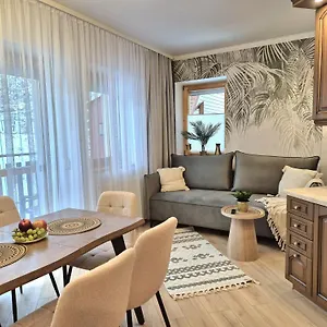 - Lux Apartament